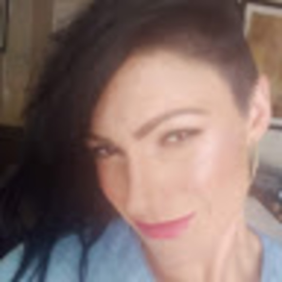 Meet your Posher, Katherine - Picture 1 of 1